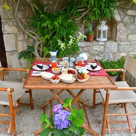 Antica Aia * تْشيستيرنِنو